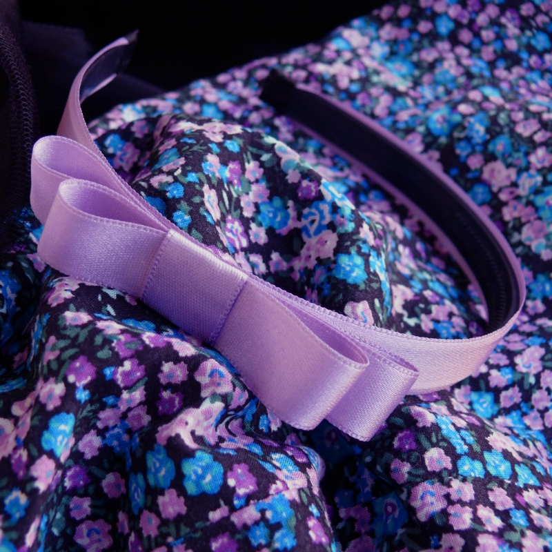 Světle fialová čelenka s mašlí