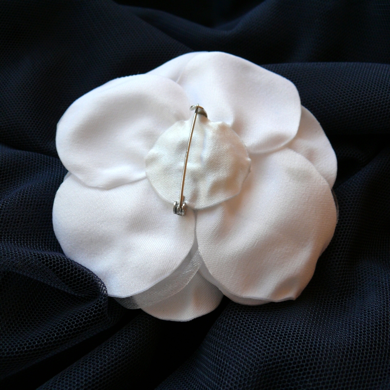 Bílá růže - brož a spona