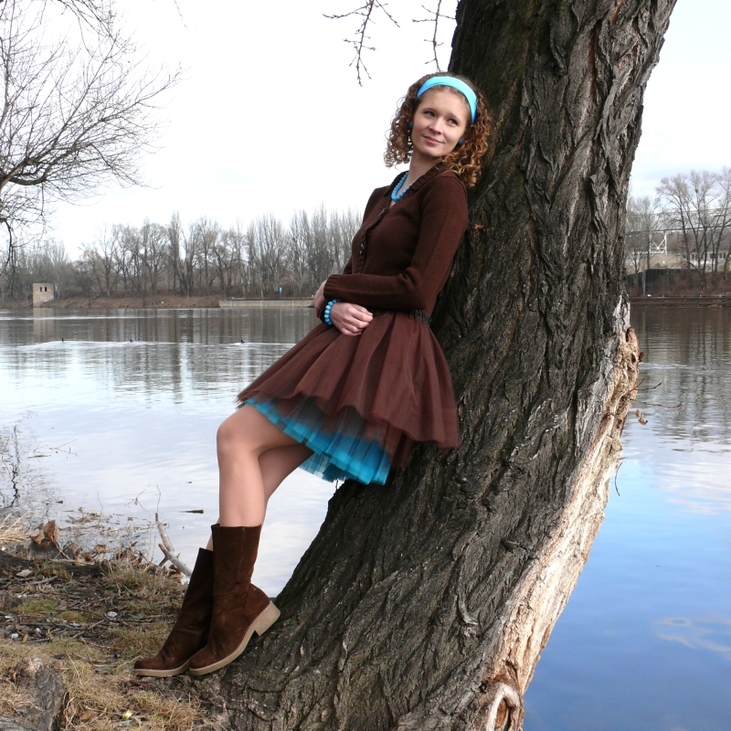 Hnědo-tyrkysová tylová sukně