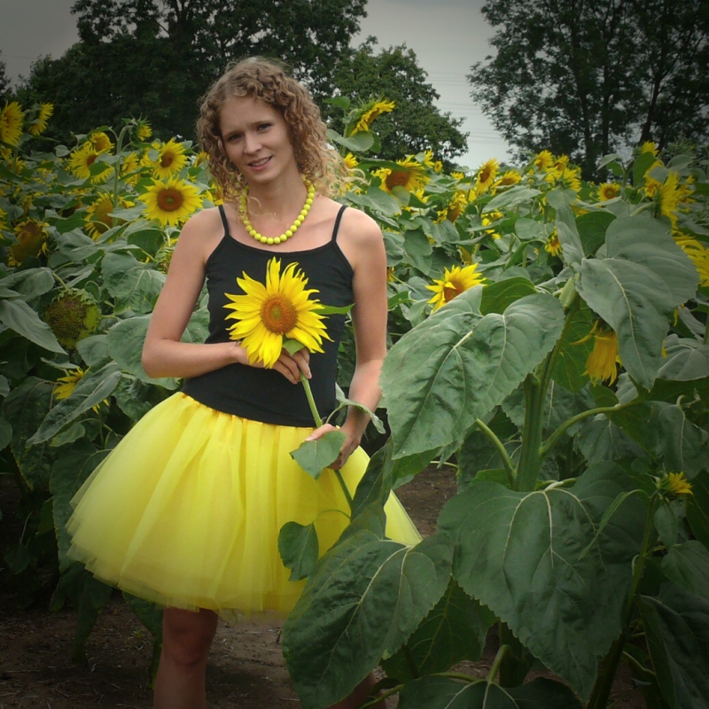 Žlutá tylová sukně