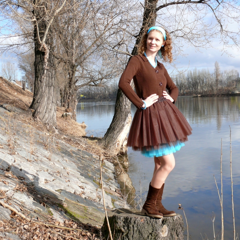 Hnědo-tyrkysová tylová sukně