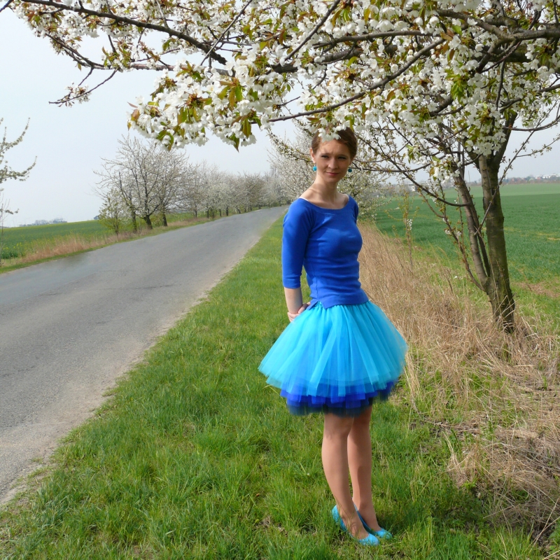 Tyrkysovo-modrá tylová sukně