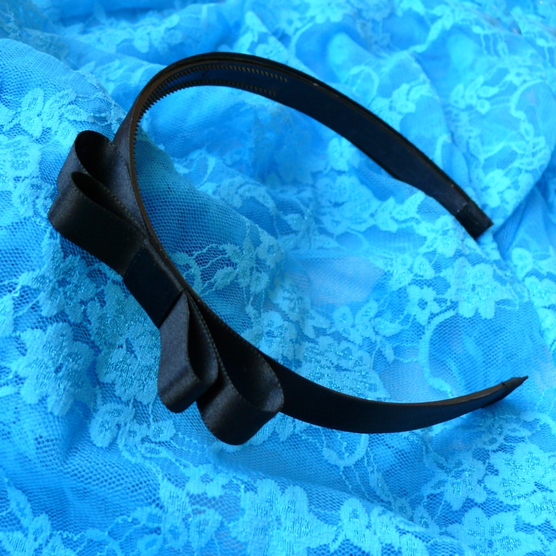 Černá čelenka s mašlí