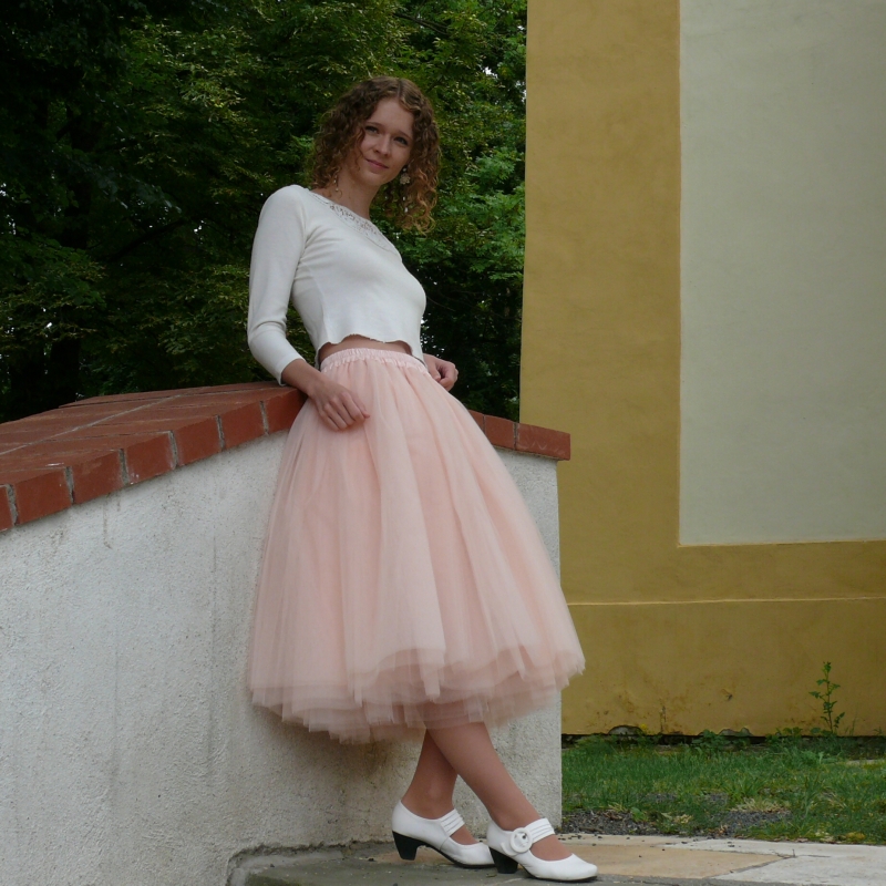 Tylová sukně pleťové barvy