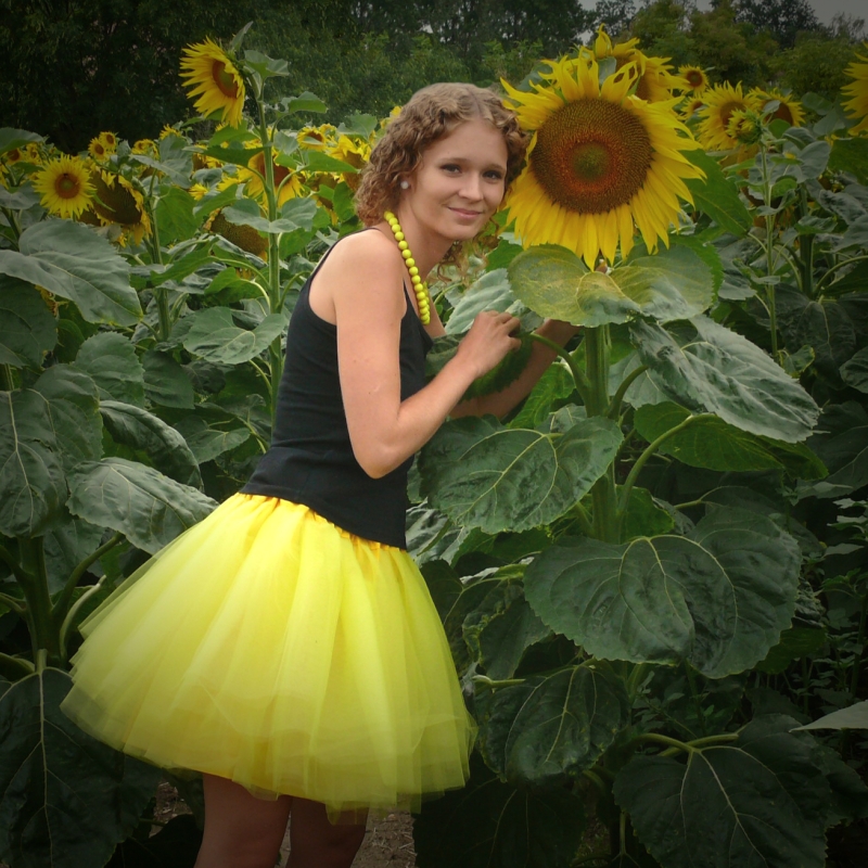 Žlutá tylová sukně