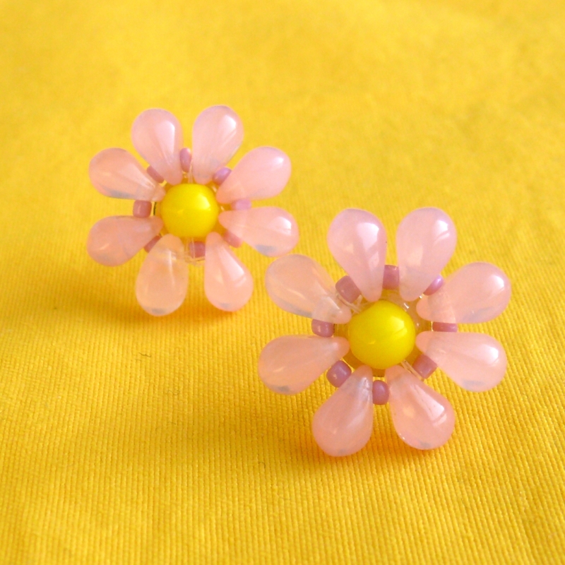 Retro náušnice růžové kytičky