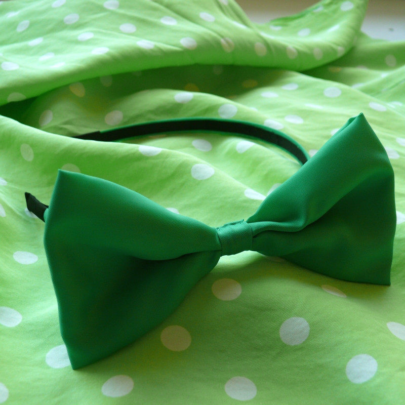 Zelená čelenka s maxi mašlí