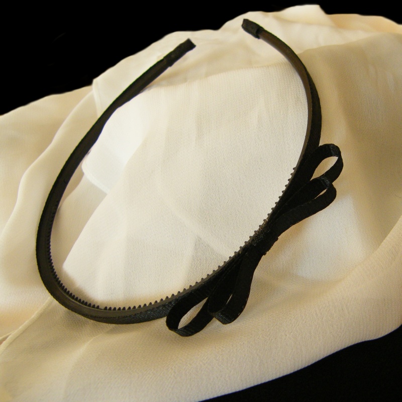 Černá úzká čelenka s mašlí