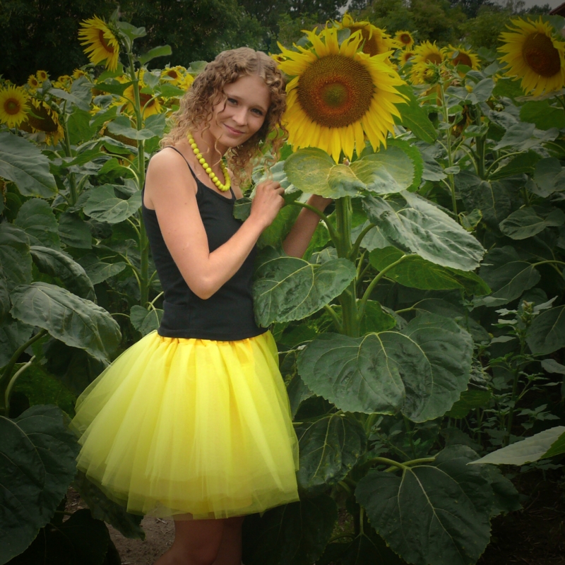 Žlutá tylová sukně