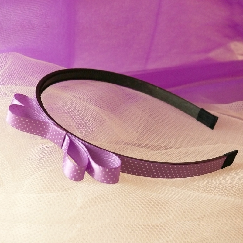 Světle fialová drobně puntíkovaná čelenka s mašlí