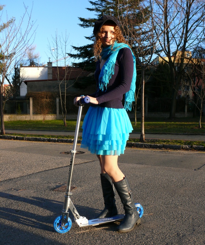 Tyrkysová tylová sukně