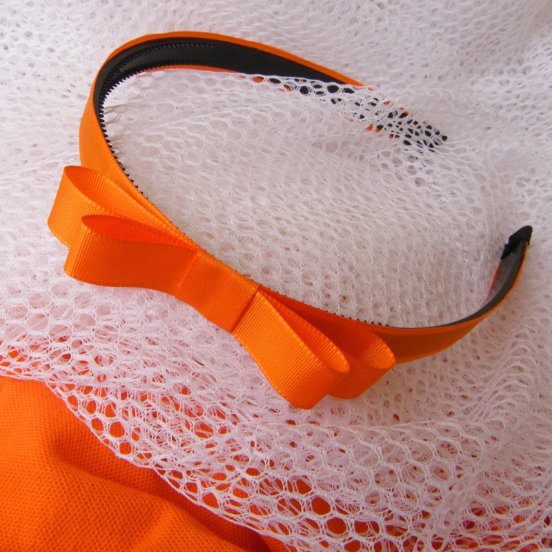 Oranžová čelenka s mašlí