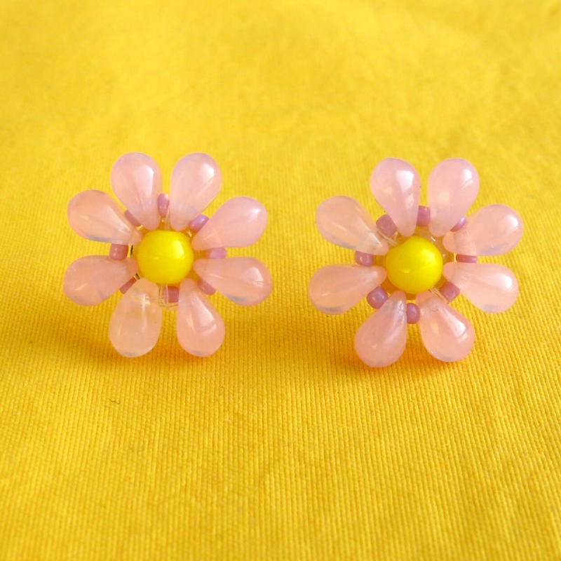 Retro náušnice růžové kytičky