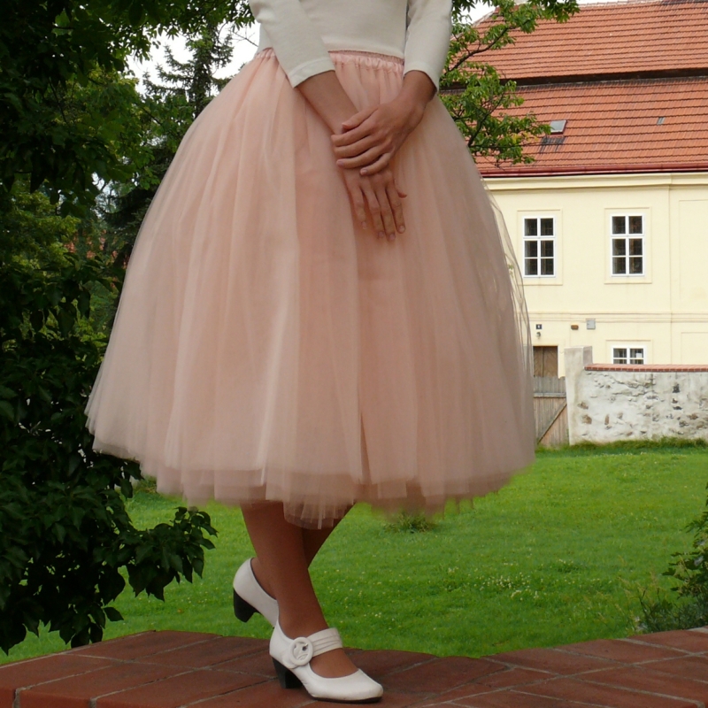 Tylová sukně pleťové barvy
