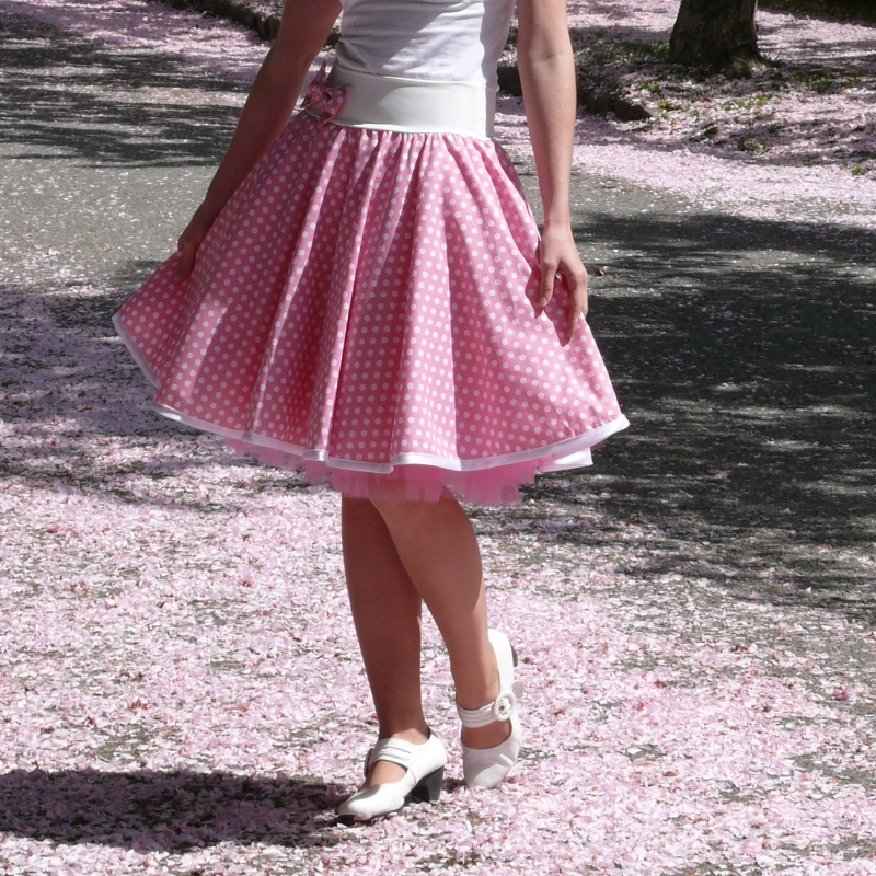 Světle růžová puntíkovaná sukně