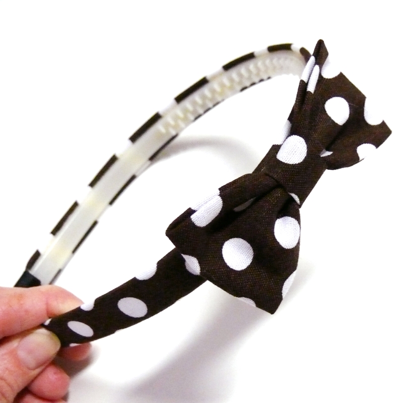 Hnědá puntíkovaná čelenka s mašlí - bavlna