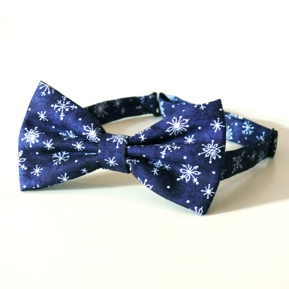 Zimní tmavě modrý motýlek