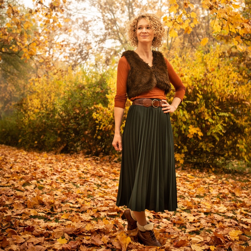 Tmavě zelená plisovaná sukně