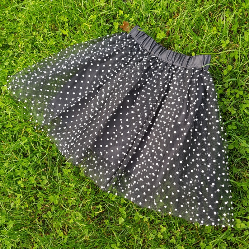 Dětská puntíkovaná černá tylová sukně