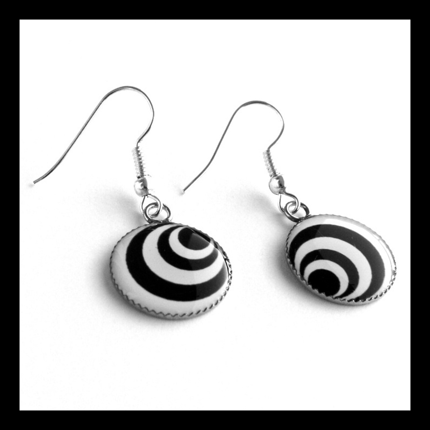 Náušnice s černobílými kruhy