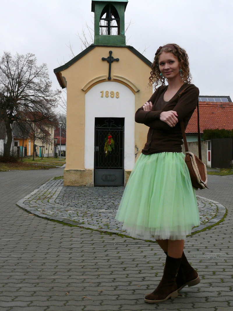 Zeleno-bílá tylová sukně