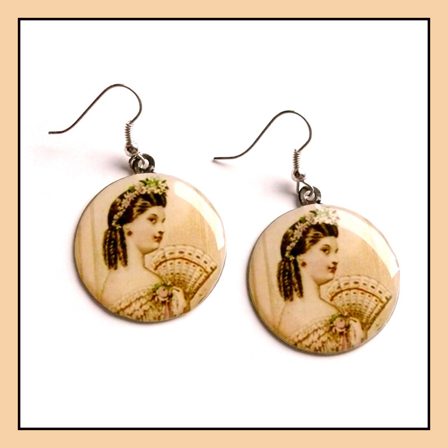 Náušnice s dámou s vějířem