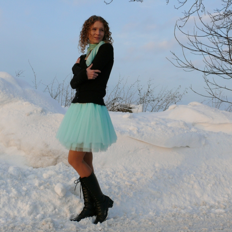 Světle zelená tylová sukně