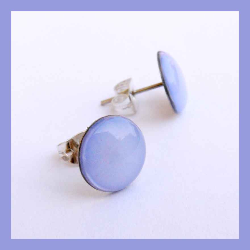 Světle fialové pecky