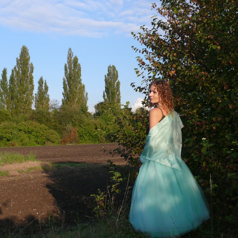 Světle zelená tylová sukně