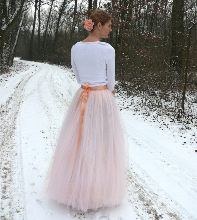 Tylová sukně pleťové barvy