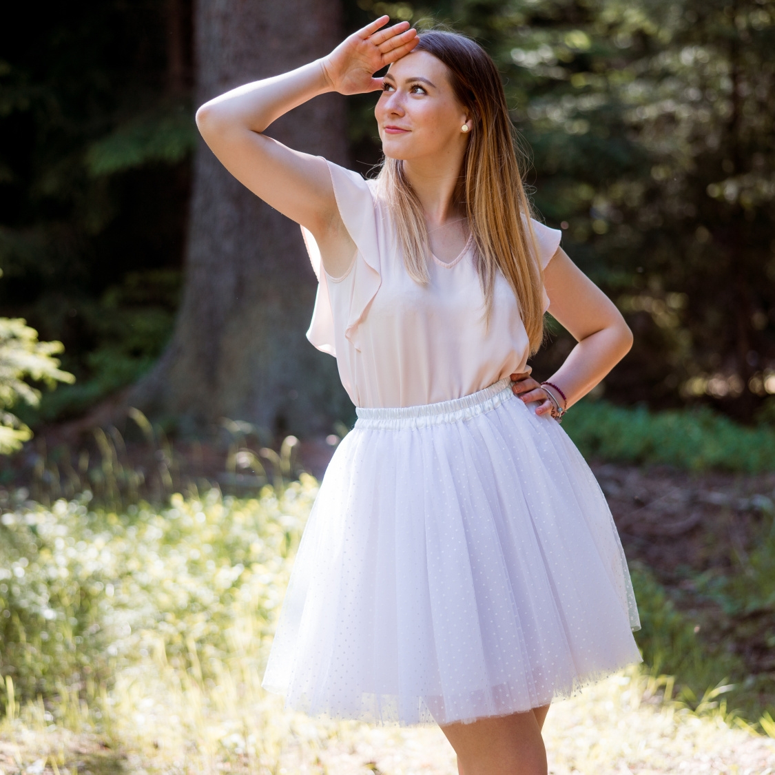 Bílá puntíkovaná tylová sukně