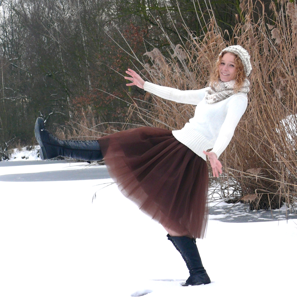 Hnědá tylová sukně