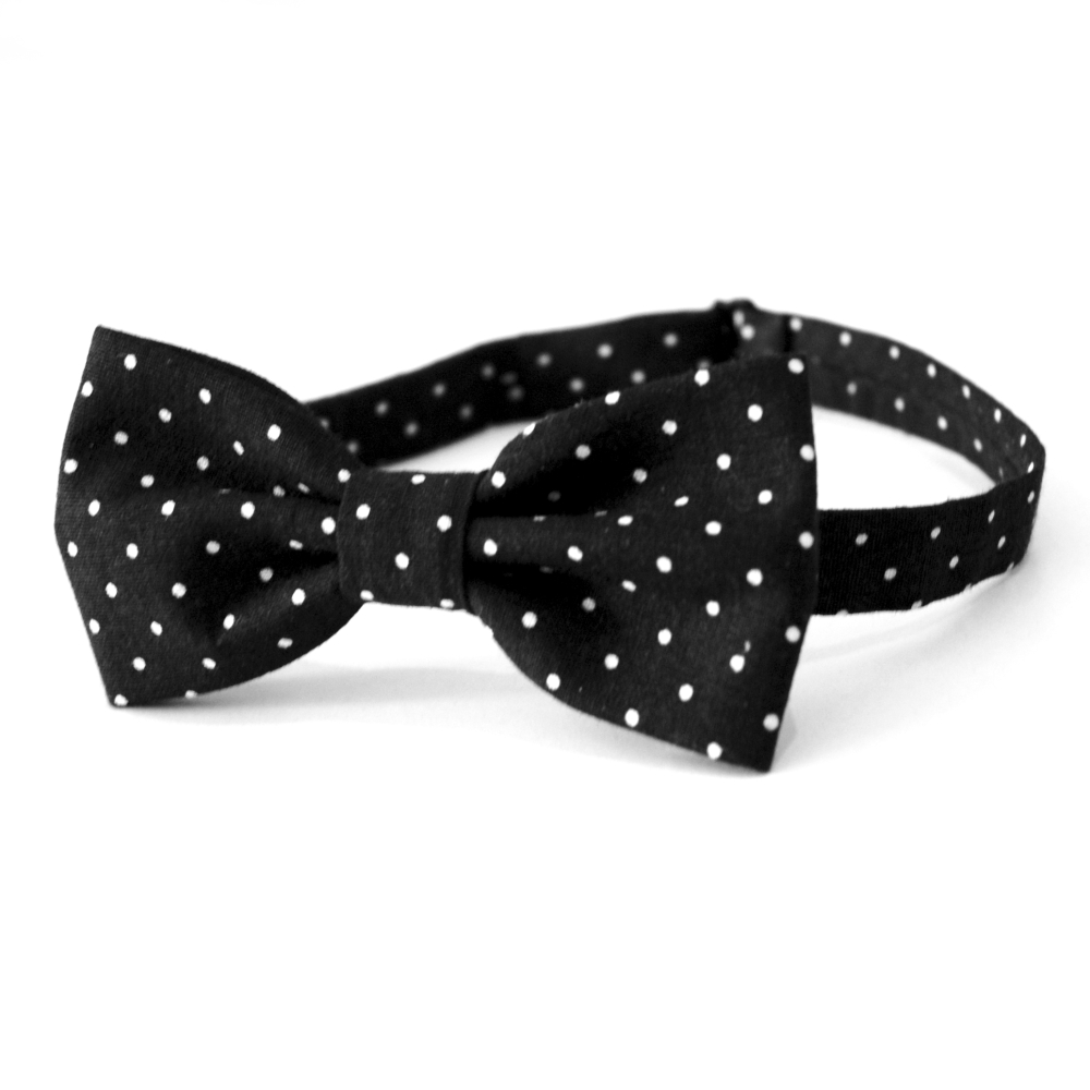 Černý drobně puntíkovaný motýlek