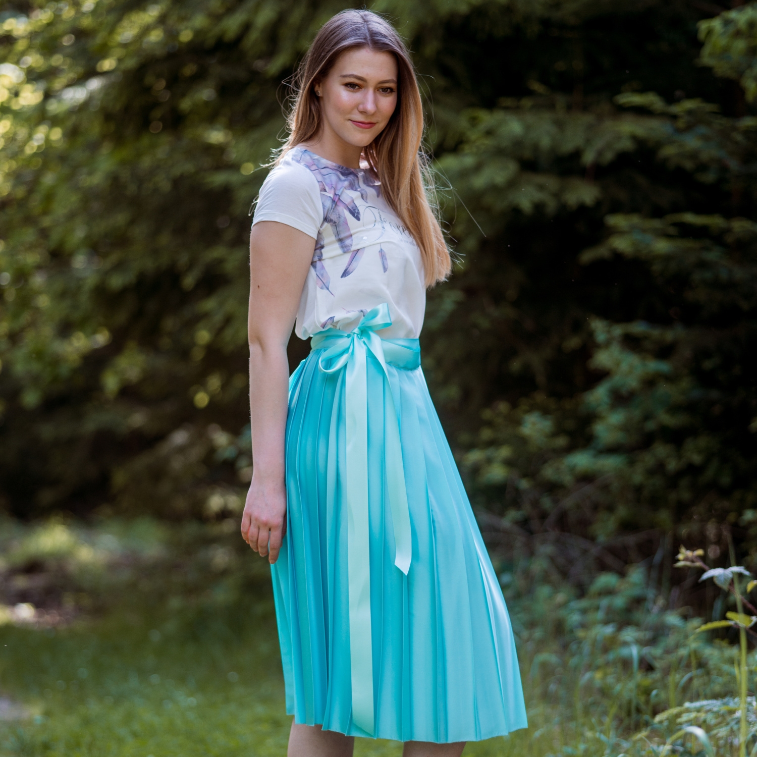 Mentolově zelená zavinovací plisovaná sukně