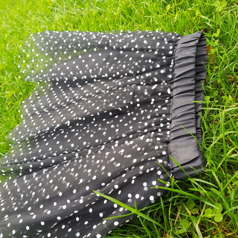 Dětská puntíkovaná černá tylová sukně