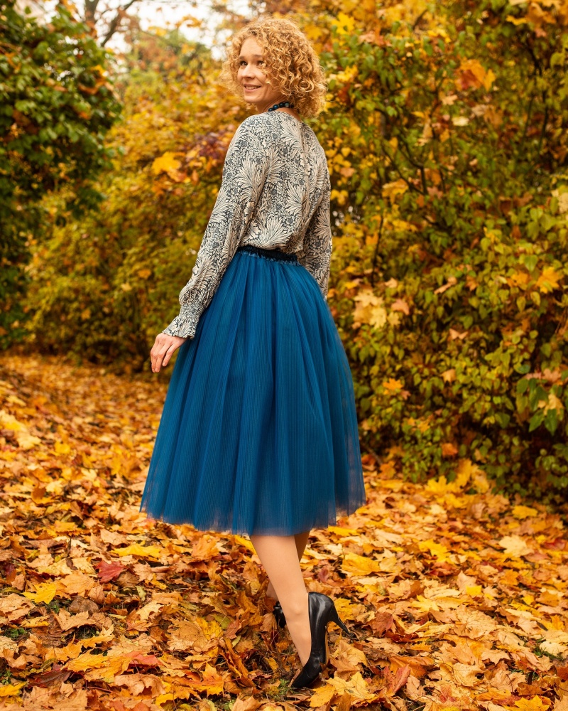 Modrá tylová plisovaná sukně