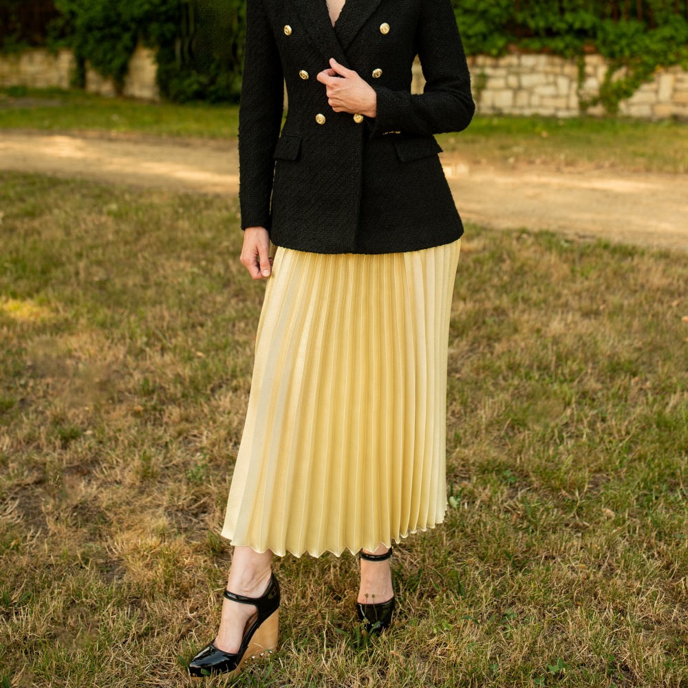 Zlatá plisovaná sukně