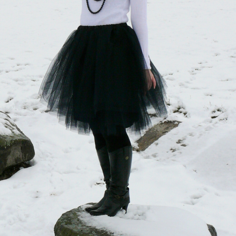 Černá tylová sukně