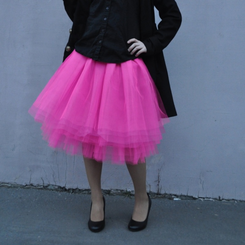 Sytě růžová tylová sukně