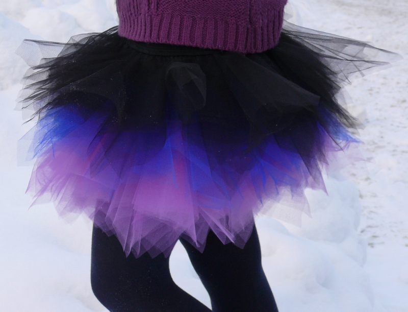 Černo-fialová tylová sukně-cípatá