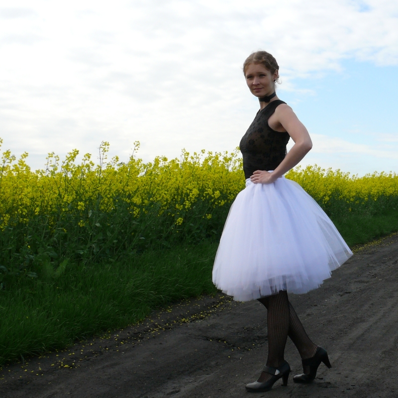 Bílá tylová sukně