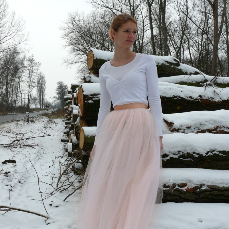 Tylová sukně pleťové barvy