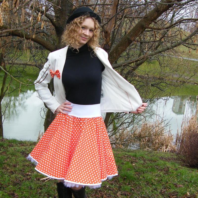 Oranžová puntíkovaná sukně