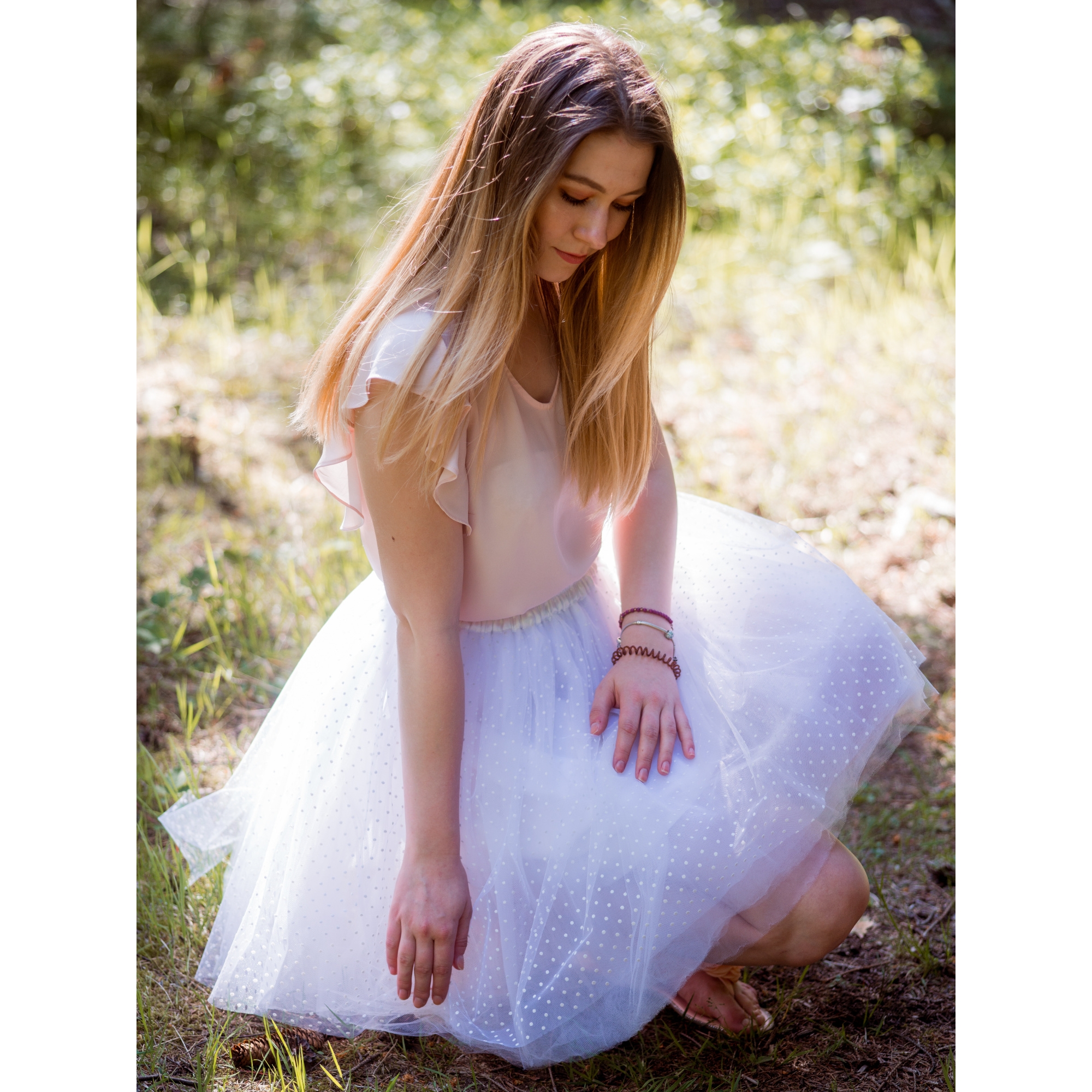 Bílá puntíkovaná tylová sukně