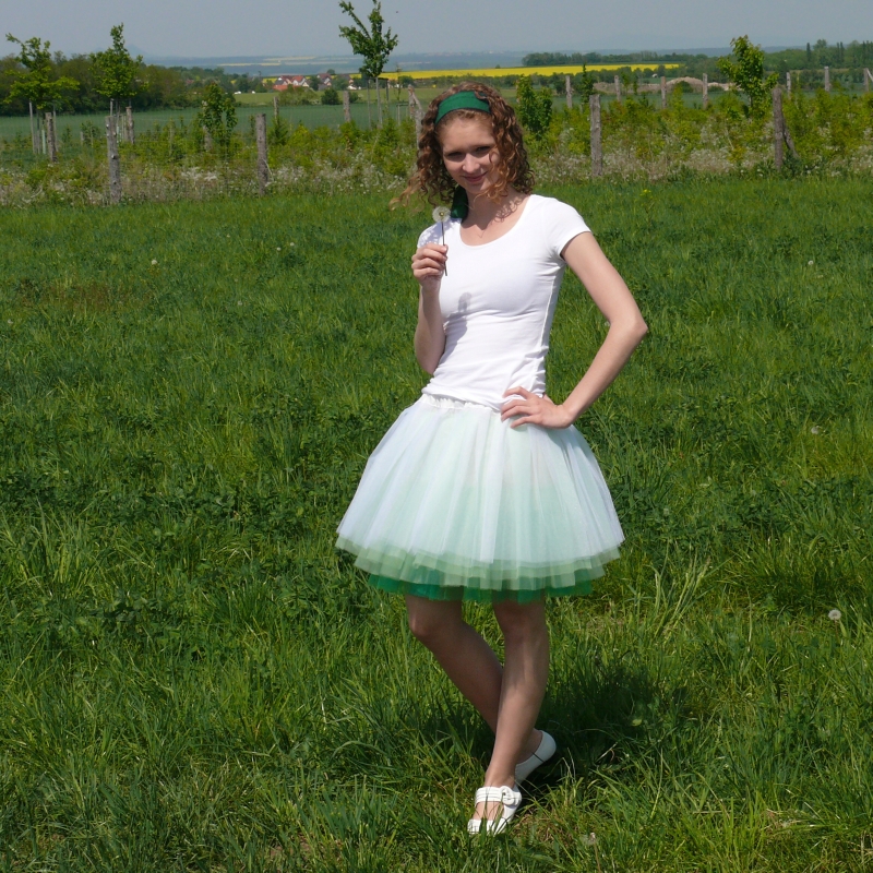Bílo-zelená tylová sukně