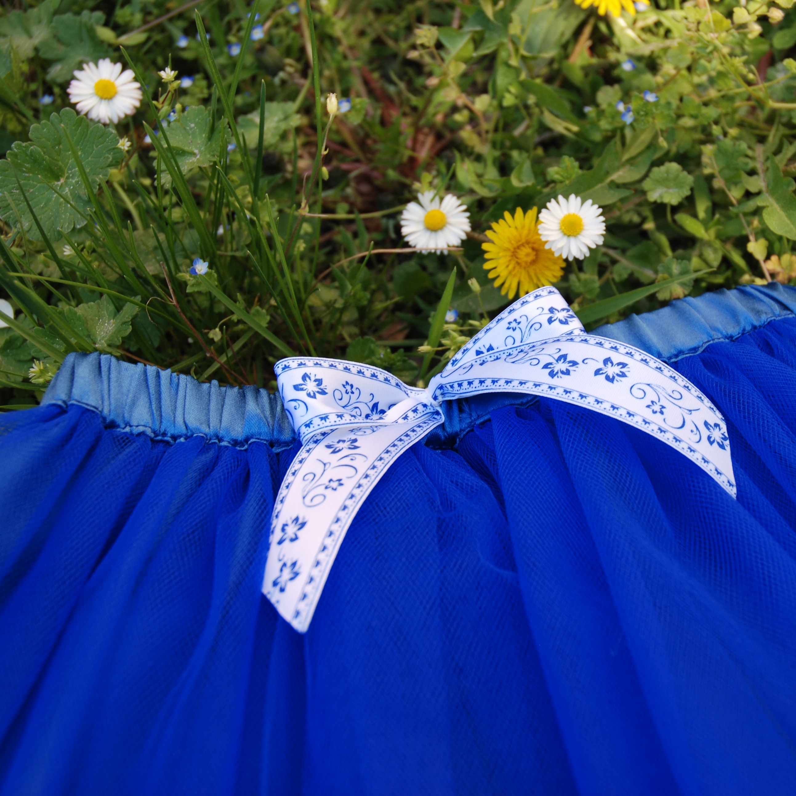 Modrá tylová sukně s folklórní mašličkou - dětská