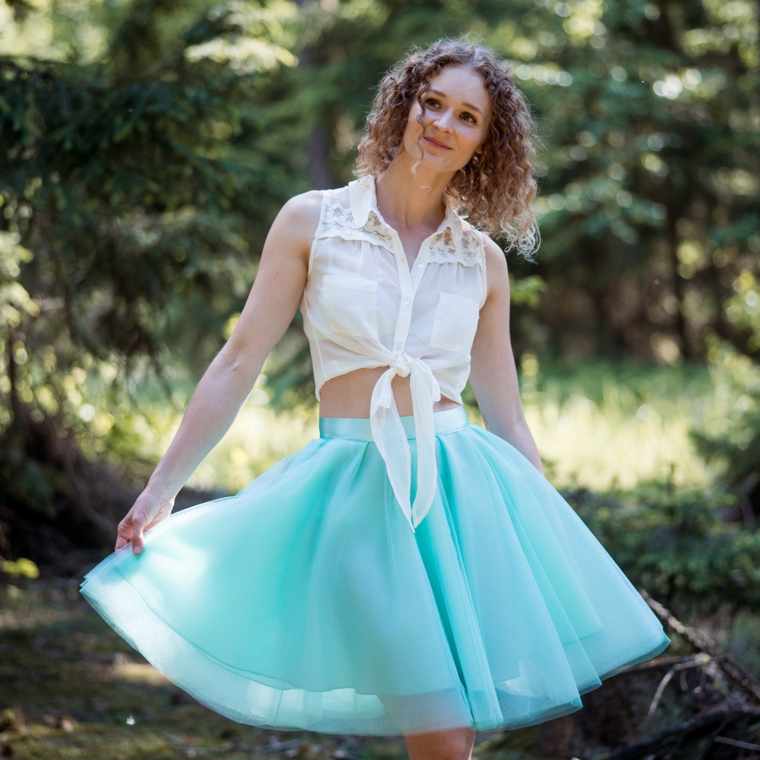 Mentolově zelená kolová tylová sukně