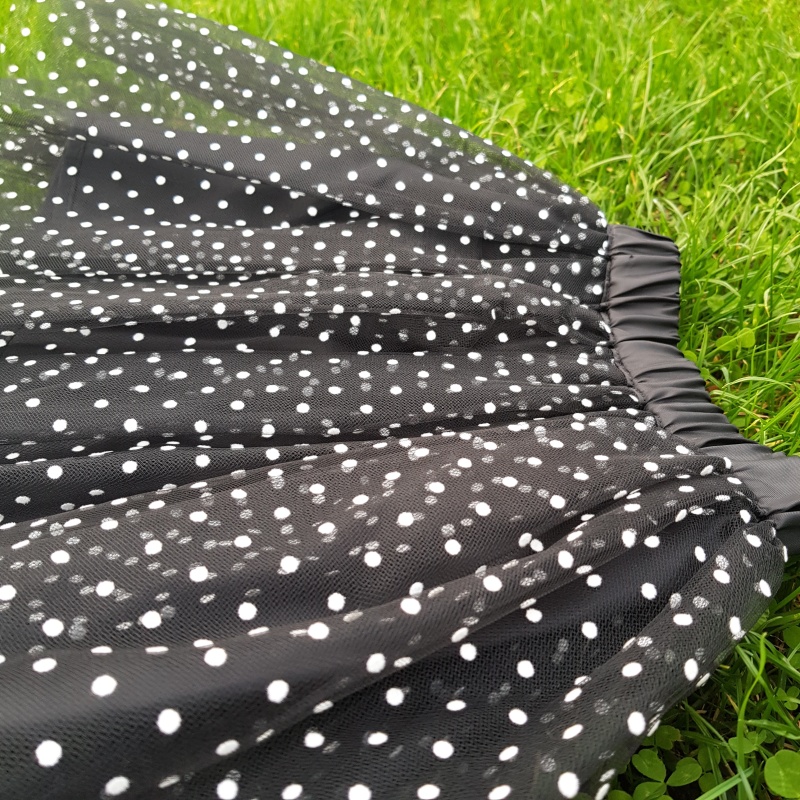 Dětská puntíkovaná černá tylová sukně