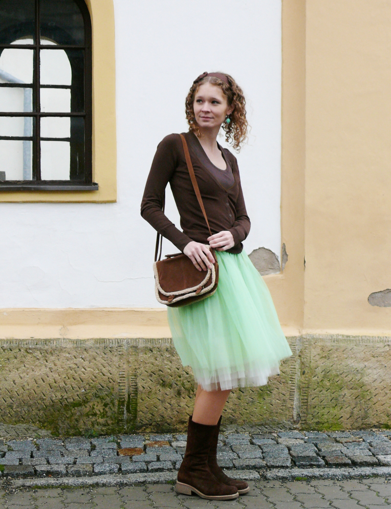 Zeleno-bílá tylová sukně