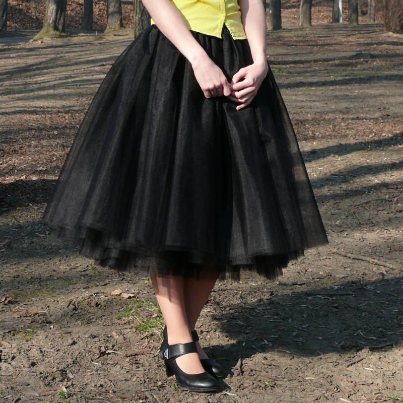 Černá tylová sukně